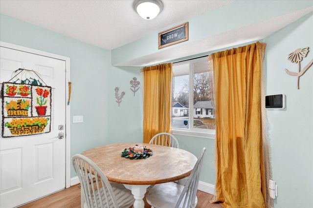 1027 N Warren Avenue, Springfield, MO 65802