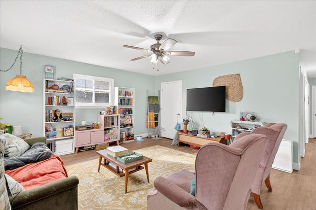 1027 N Warren Avenue, Springfield, MO 65802