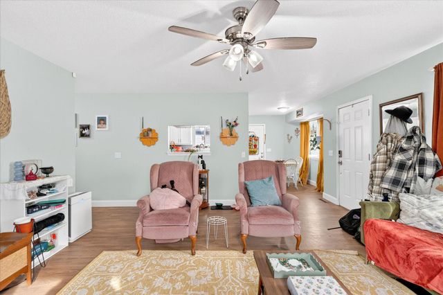 1027 N Warren Avenue, Springfield, MO 65802