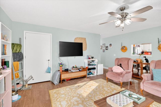 1027 N Warren Avenue, Springfield, MO 65802