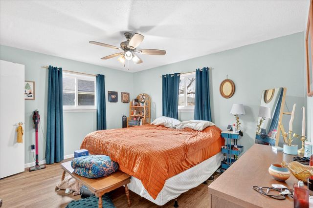 1027 N Warren Avenue, Springfield, MO 65802