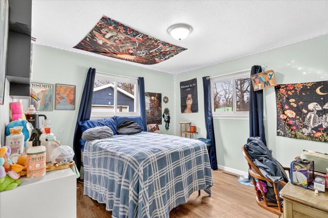 1027 N Warren Avenue, Springfield, MO 65802