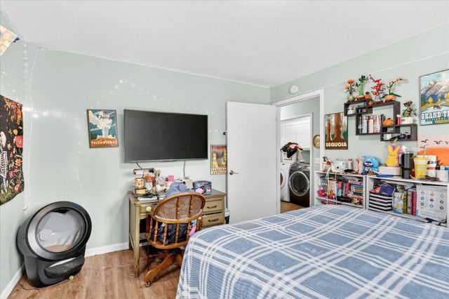 1027 N Warren Avenue, Springfield, MO 65802