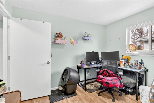 1027 N Warren Avenue, Springfield, MO 65802