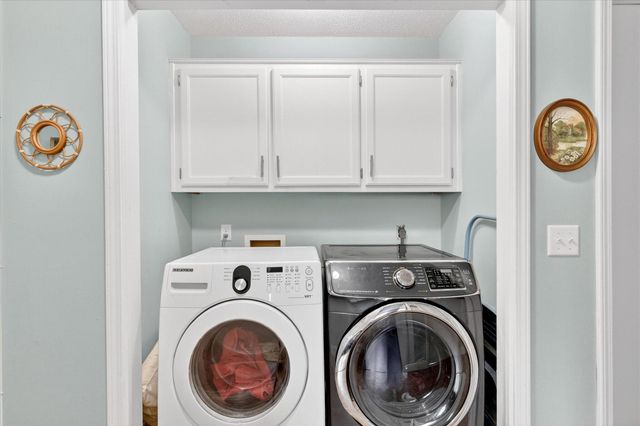 1027 N Warren Avenue, Springfield, MO 65802