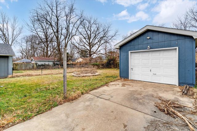 1027 N Warren Avenue, Springfield, MO 65802