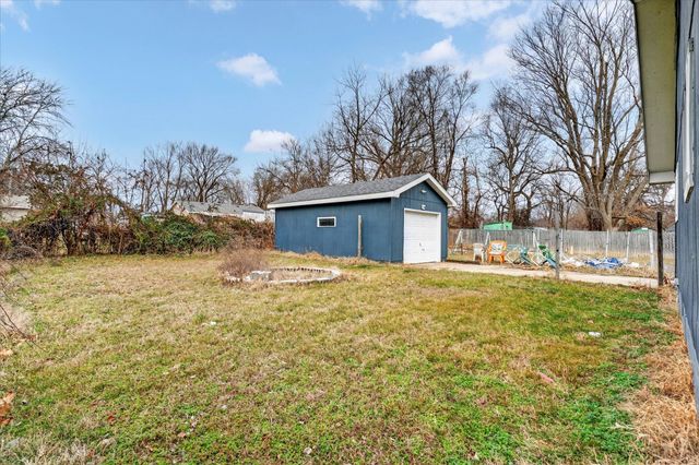 1027 N Warren Avenue, Springfield, MO 65802