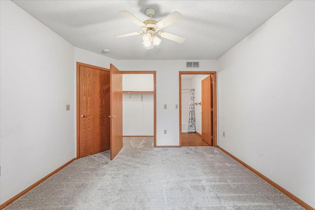 3246 Edgerton Street, Vadnais Heights, MN 55127