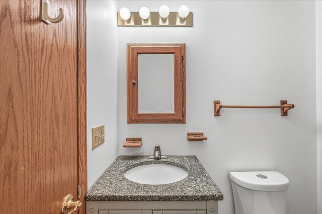 3246 Edgerton Street, Vadnais Heights, MN 55127