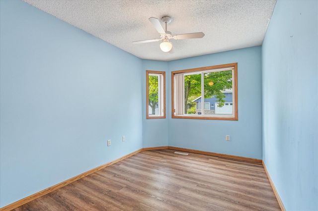 3246 Edgerton Street, Vadnais Heights, MN 55127