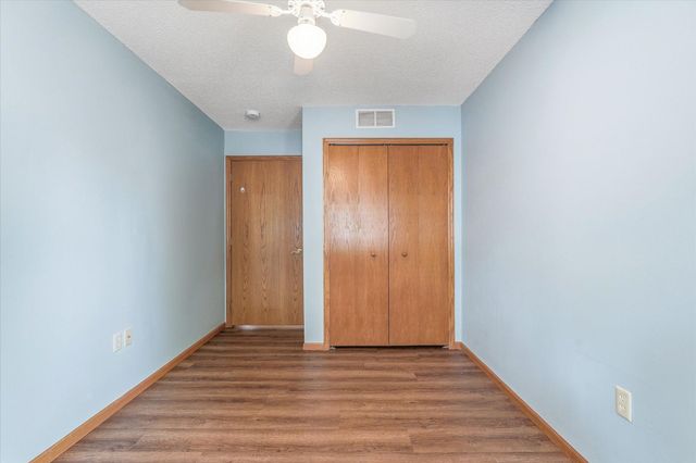 3246 Edgerton Street, Vadnais Heights, MN 55127