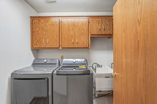 3246 Edgerton Street, Vadnais Heights, MN 55127