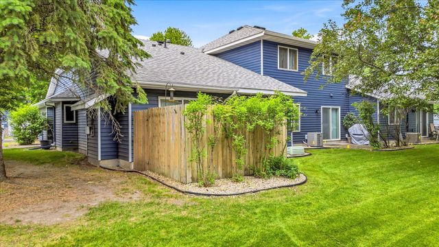 3246 Edgerton Street, Vadnais Heights, MN 55127