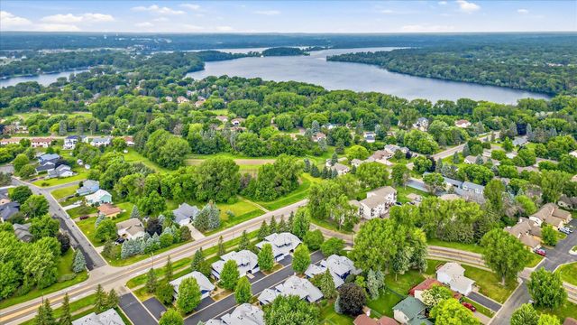 3246 Edgerton Street, Vadnais Heights, MN 55127