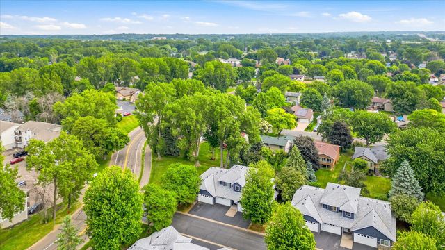 3246 Edgerton Street, Vadnais Heights, MN 55127