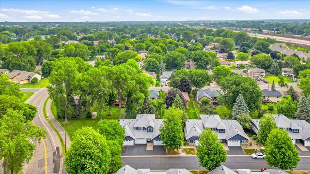 3246 Edgerton Street, Vadnais Heights, MN 55127