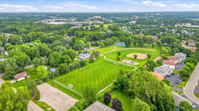 3246 Edgerton Street, Vadnais Heights, MN 55127