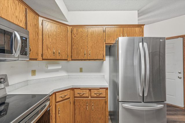 3246 Edgerton Street, Vadnais Heights, MN 55127