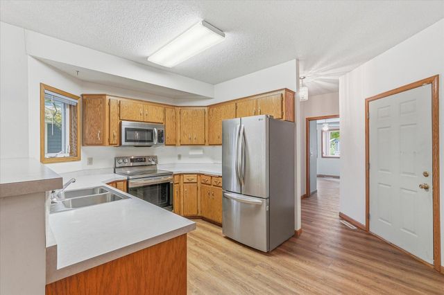 3246 Edgerton Street, Vadnais Heights, MN 55127