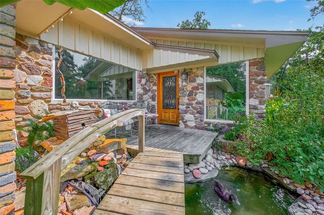 701 Saint Lawrence River Road, Montgomery, TX 77316