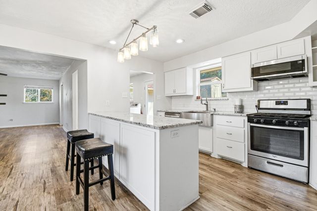 701 Saint Lawrence River Road, Montgomery, TX 77316