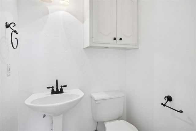 807 Peterstow Drive, Euless, TX 76039