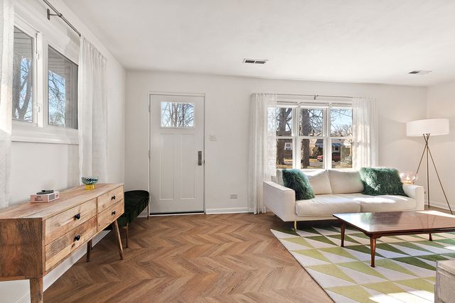 17919 School Street, Lansing, IL 60438