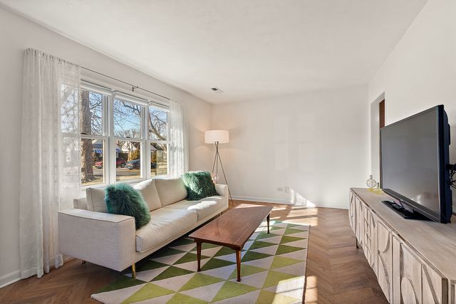 17919 School Street, Lansing, IL 60438