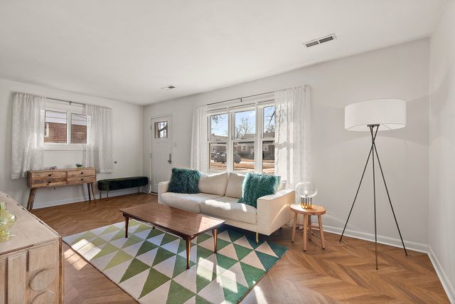 17919 School Street, Lansing, IL 60438