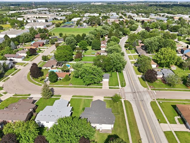 700 Michigan Avenue, South Elgin, IL 60177