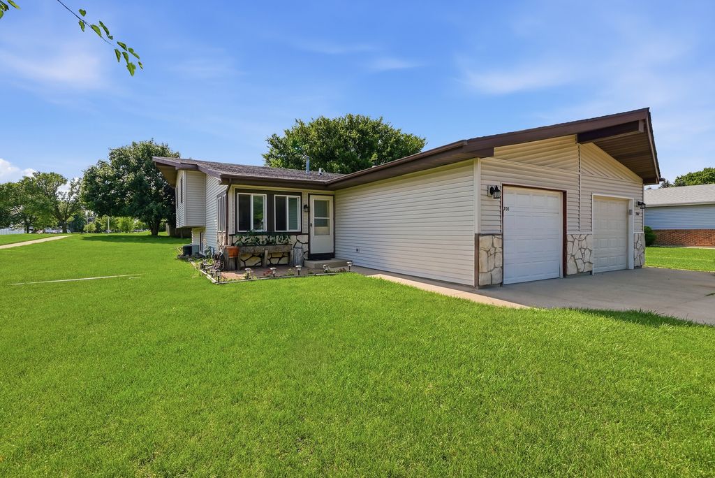 700 Michigan Avenue, South Elgin, IL 60177