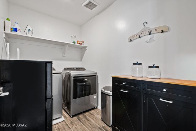 8038 S Golden Bell Drive, Tucson, AZ 85747