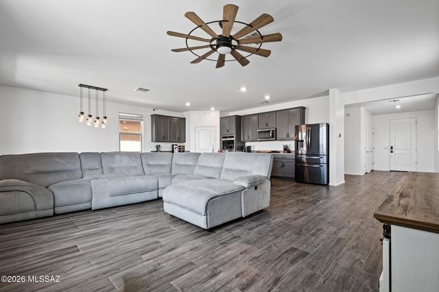 8038 S Golden Bell Drive, Tucson, AZ 85747