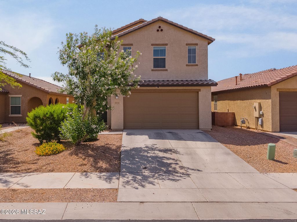 8038 S Golden Bell Drive, Tucson, AZ 85747