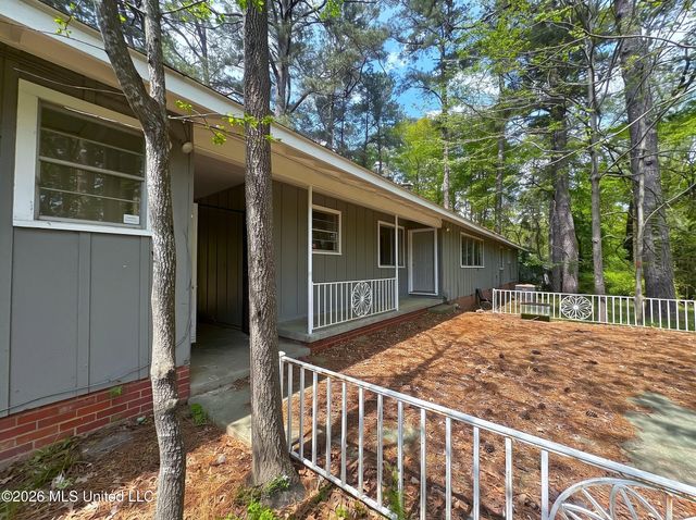 5726 Fernwood Drive, Jackson, MS 39206