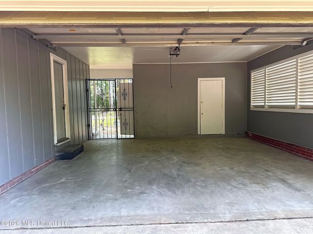 5726 Fernwood Drive, Jackson, MS 39206
