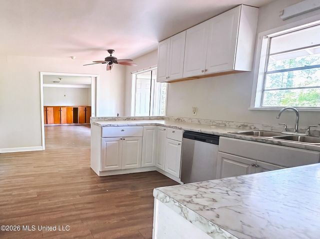 5726 Fernwood Drive, Jackson, MS 39206