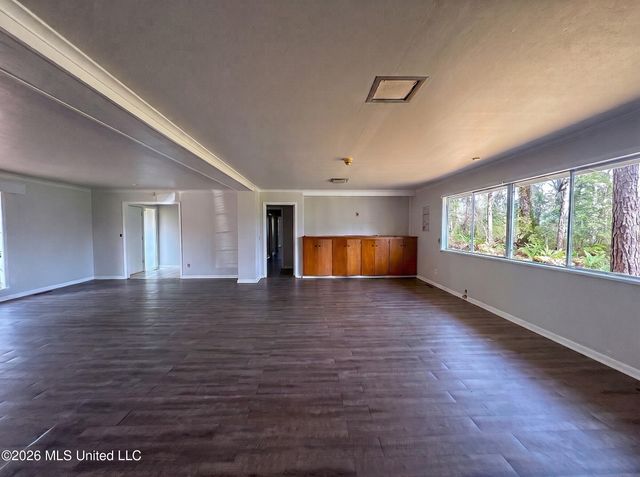 5726 Fernwood Drive, Jackson, MS 39206