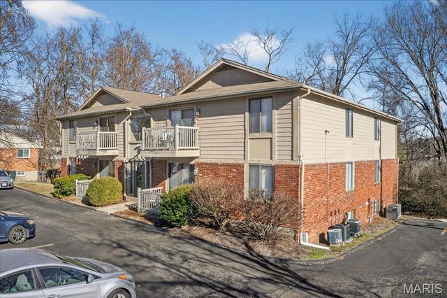 1104 Mariedale Court C, St Louis, MO 63122