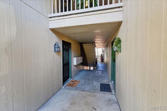 1104 Mariedale Court C, St Louis, MO 63122