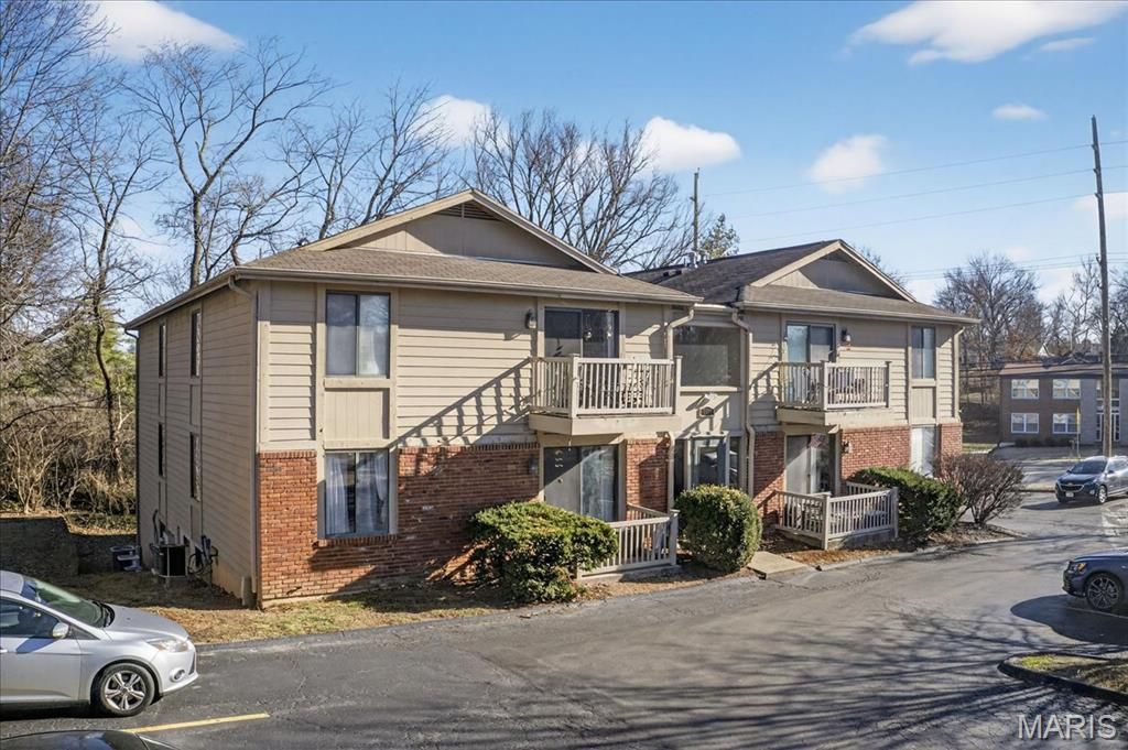 1104 Mariedale Court C, St Louis, MO 63122