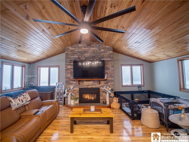 7197 Hall Road, Charlotte, NY 14718