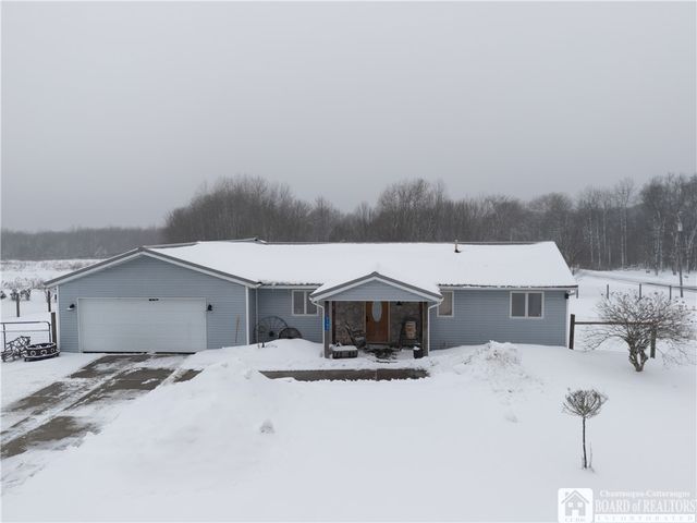 7197 Hall Road, Charlotte, NY 14718