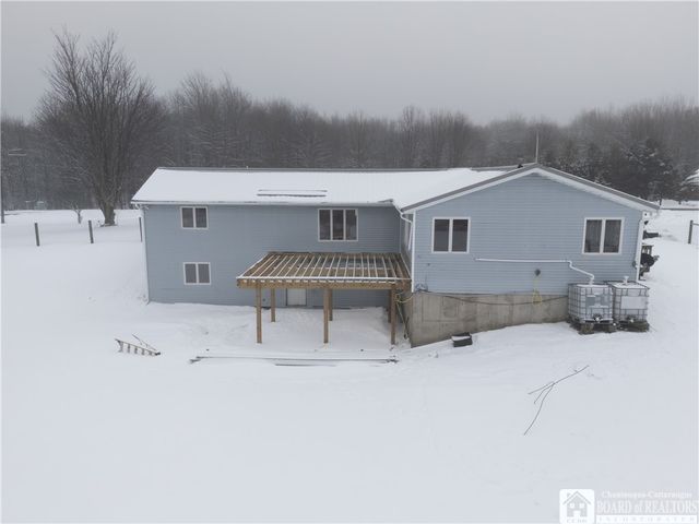 7197 Hall Road, Charlotte, NY 14718