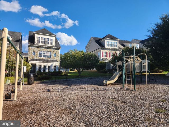 16456 KENNEWEG CT, Woodbridge, VA 22191