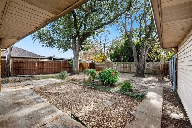 1950 Westminster Drive, Carrollton, TX 75007