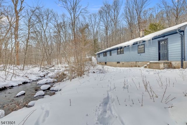 15 Winding Brook Way, Rockaway Twp., NJ 07866