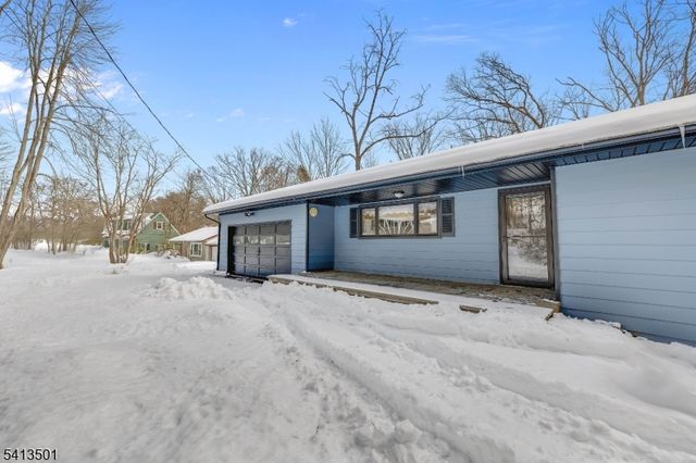 15 Winding Brook Way, Rockaway Twp., NJ 07866