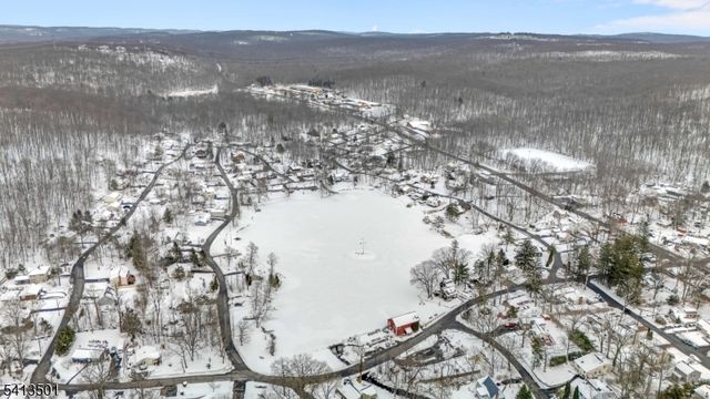 15 Winding Brook Way, Rockaway Twp., NJ 07866