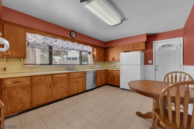 15 Winding Brook Way, Rockaway Twp., NJ 07866